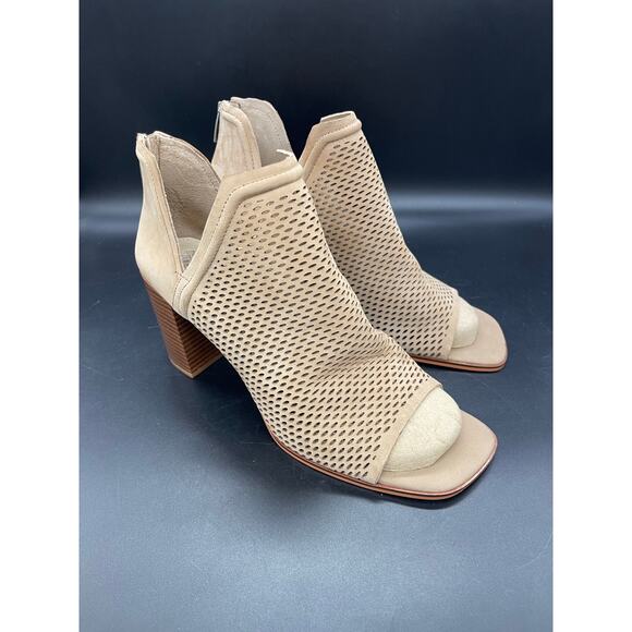 Vince Camuto Women's Brown Ketnina Peep Toe Suede Bootie Rear Zip Size 12 - Picture 1 of 9